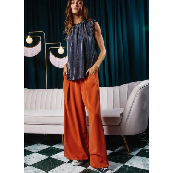 91613 Sleeveless Glitter Blouse - Picture 5 of 6